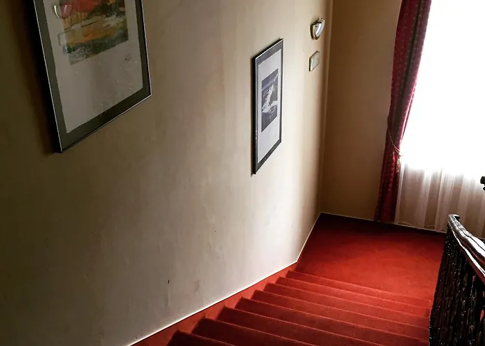 Light 4* פראג