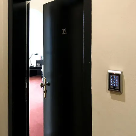 Light 2* プラハ