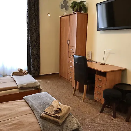 Light Apartmanhotel 4*