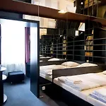 Light 4* Praag