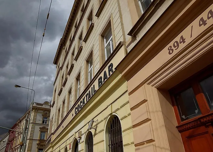 Light Apartmanhotel 4*